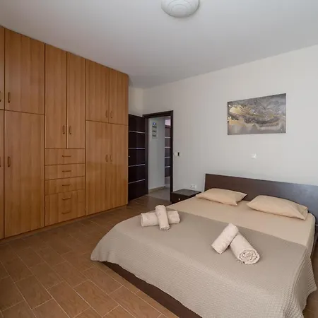 Town Apartment Lixouri
